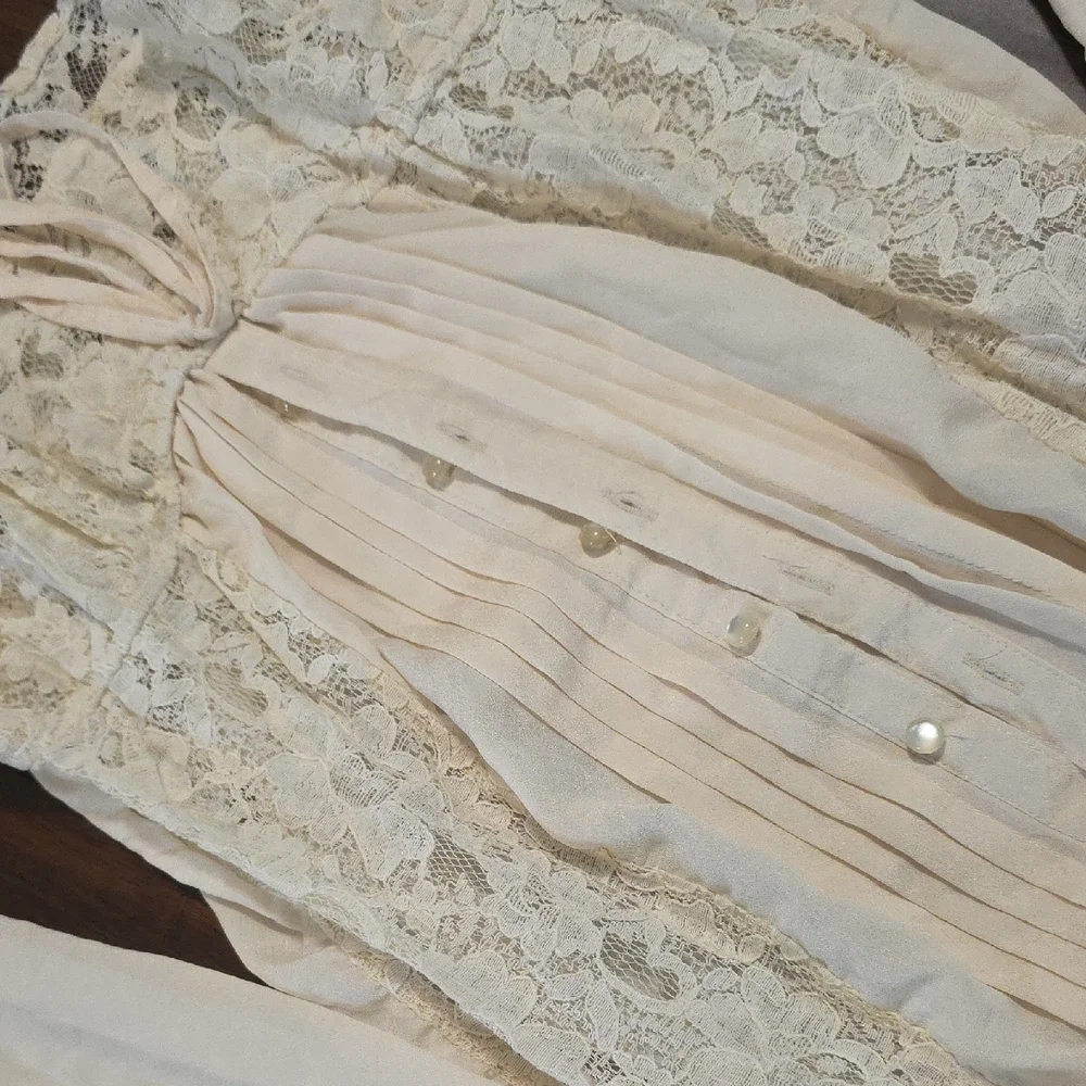 Blue Bird Cream Lace Blouse A41 - Picture 3 of 6